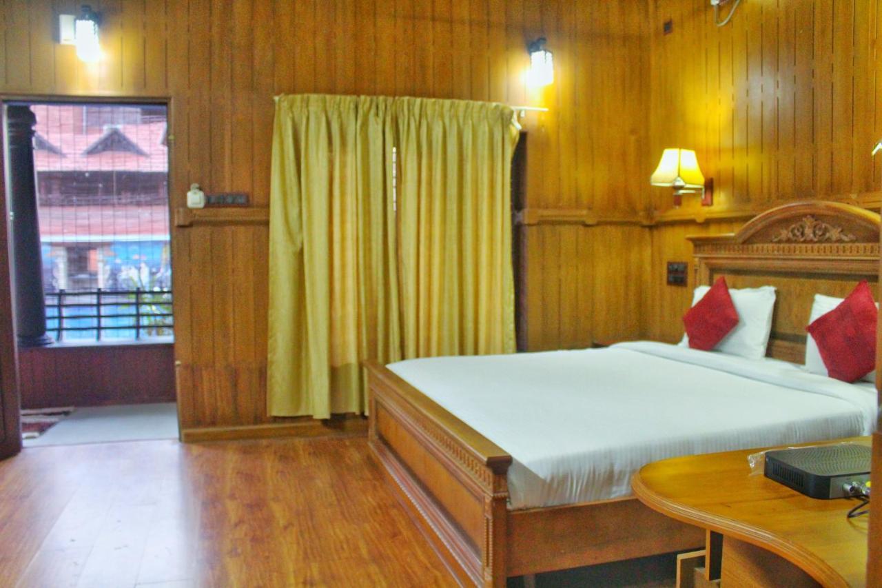 Nikhil Ayurvedic Heritage Hotel Varkala Exterior photo